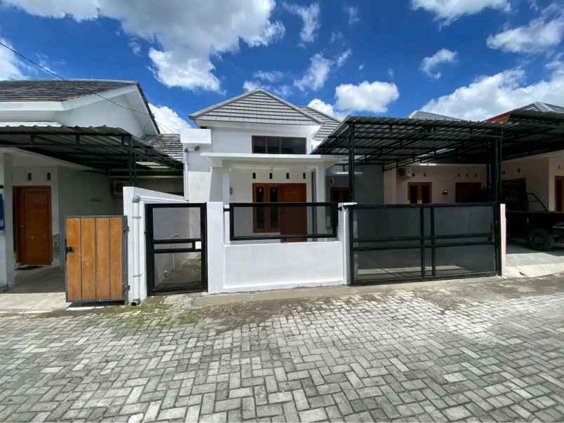 dijual rumah tamanan