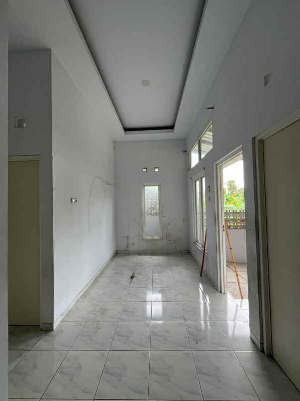 dijual rumah tamanan