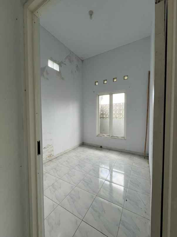 dijual rumah tamanan