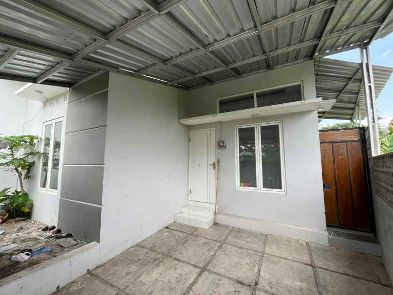 dijual rumah tamanan