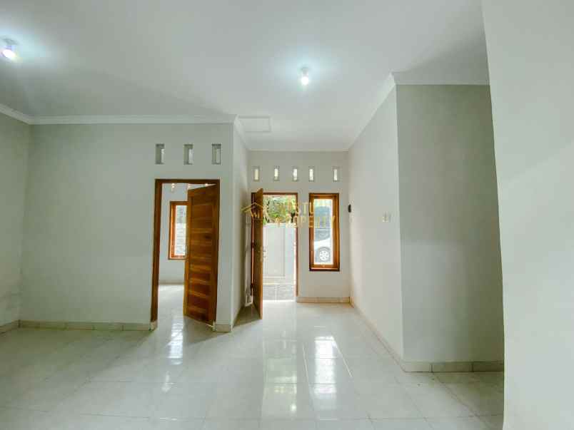 dijual rumah tamanmartani kalasan