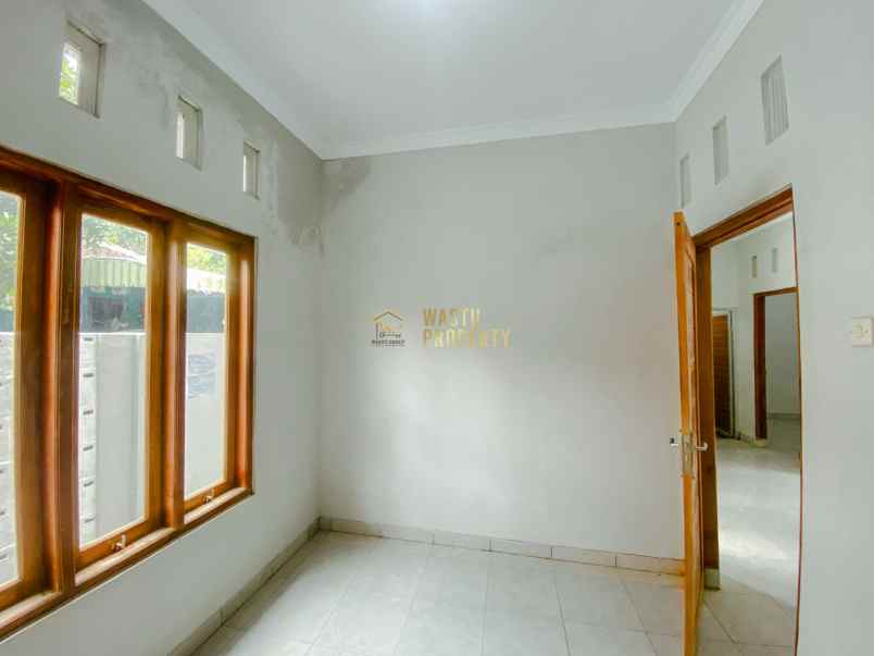 dijual rumah tamanmartani kalasan