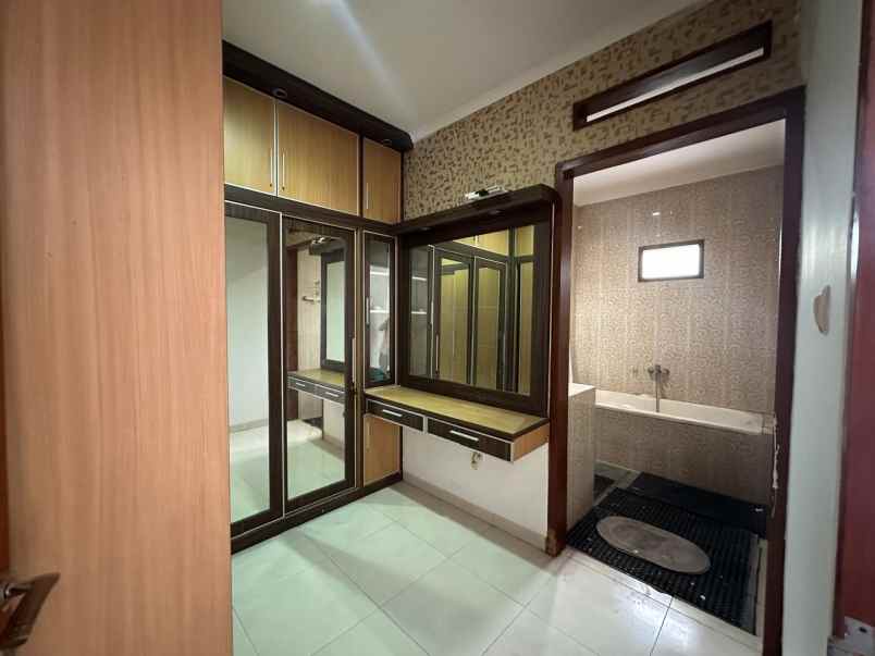 dijual rumah tegal kawung cipageran