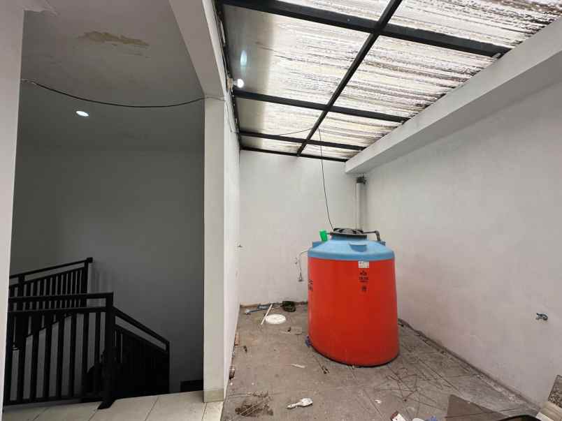 dijual rumah tegal kawung cipageran