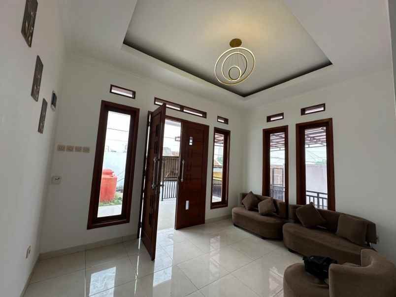 dijual rumah tegal kawung cipageran