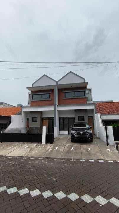 dijual rumah tenggilis mejoyo