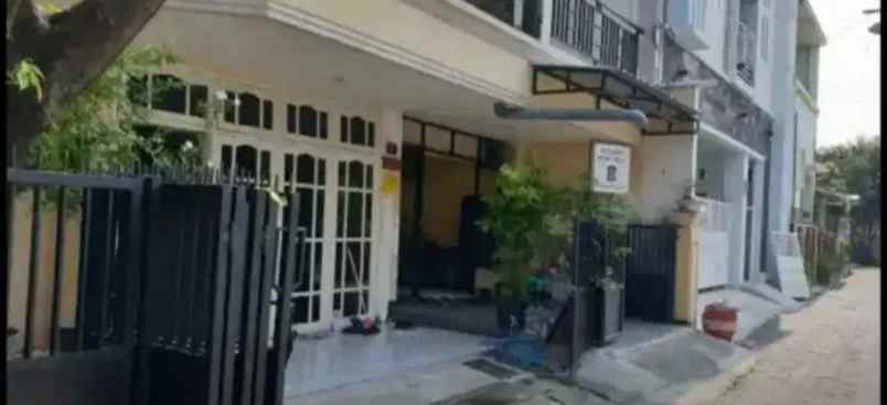 dijual rumah tenggilis mejoyo surabaya