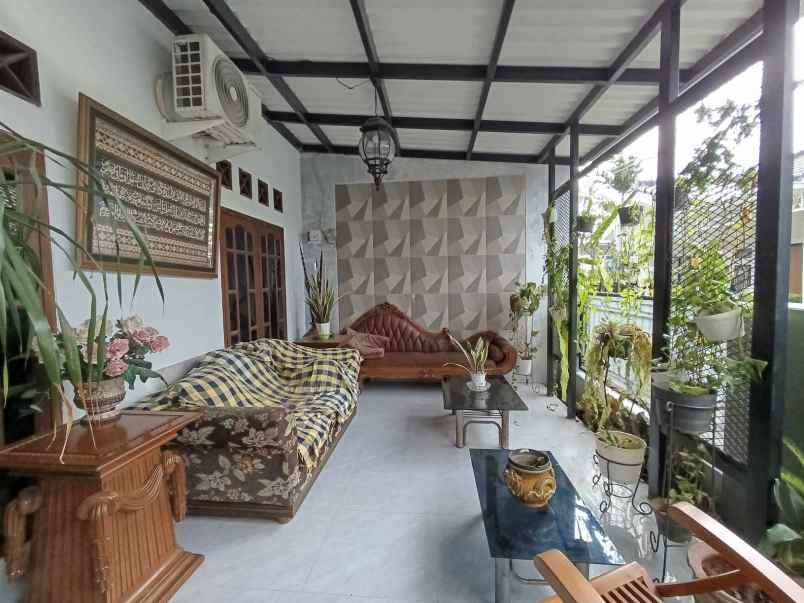 dijual rumah terawat siap huni depok jaya