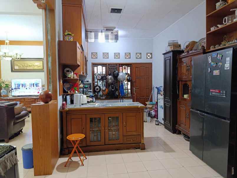 dijual rumah terawat siap huni depok jaya