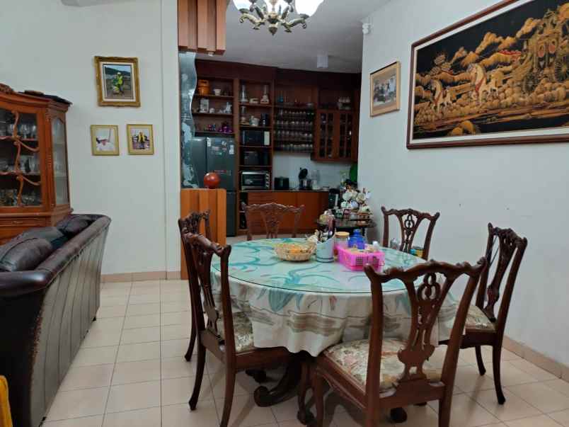 dijual rumah terawat siap huni depok jaya