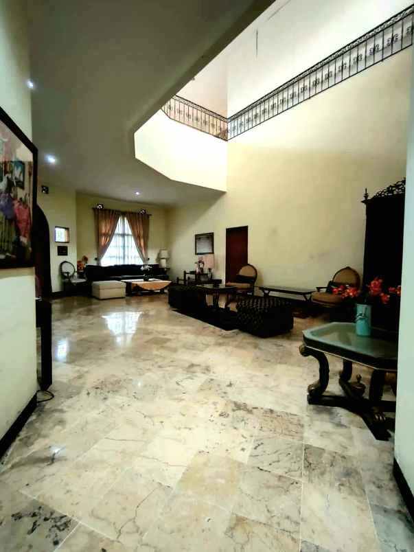 dijual rumah villa cinere mas pisangan