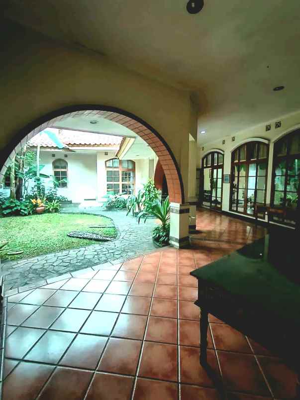 dijual rumah villa cinere mas pisangan