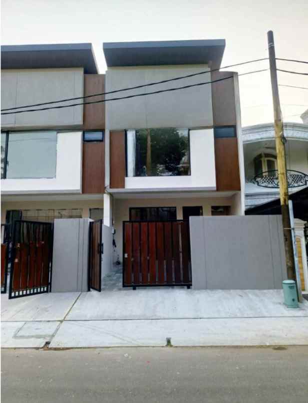 dijual rumah villa meruya jakbar
