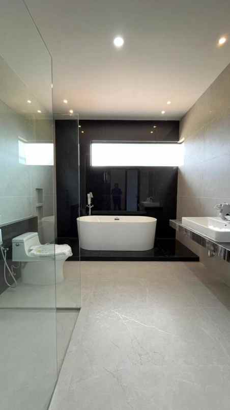 dijual rumah waterfront citraland