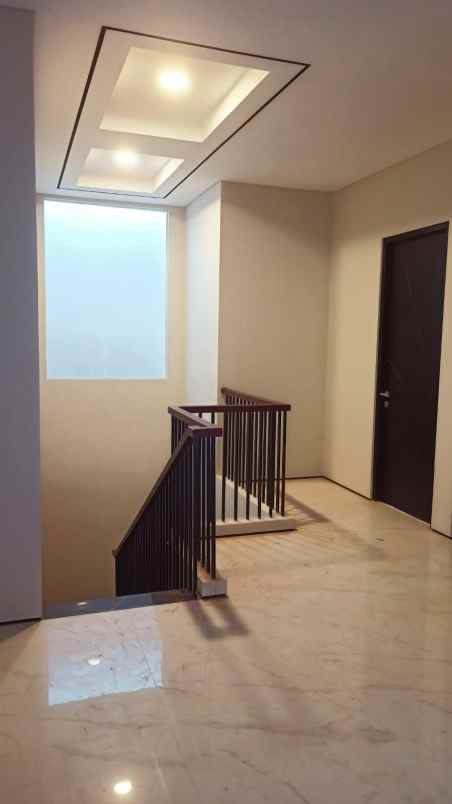 dijual rumah woodland citraland