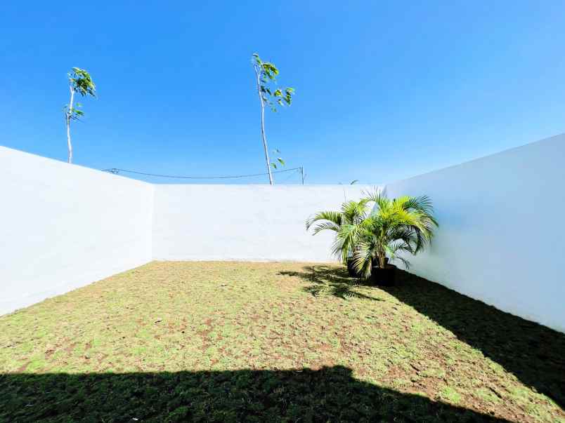 dijual rumah woodville regency