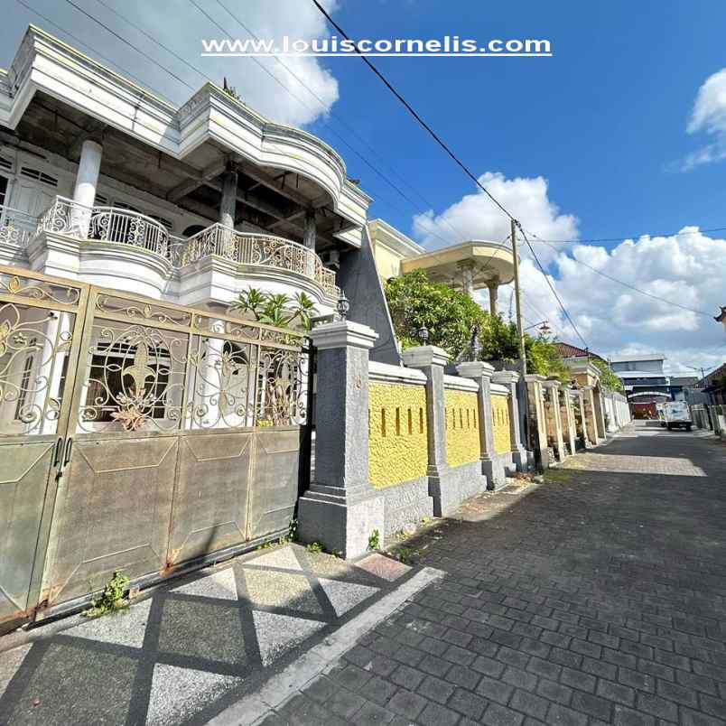 dijual segera rumah besar 2 lantai di pemogan denpasar