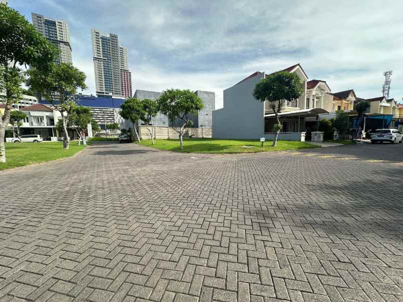 dijual tanah pakuwon city