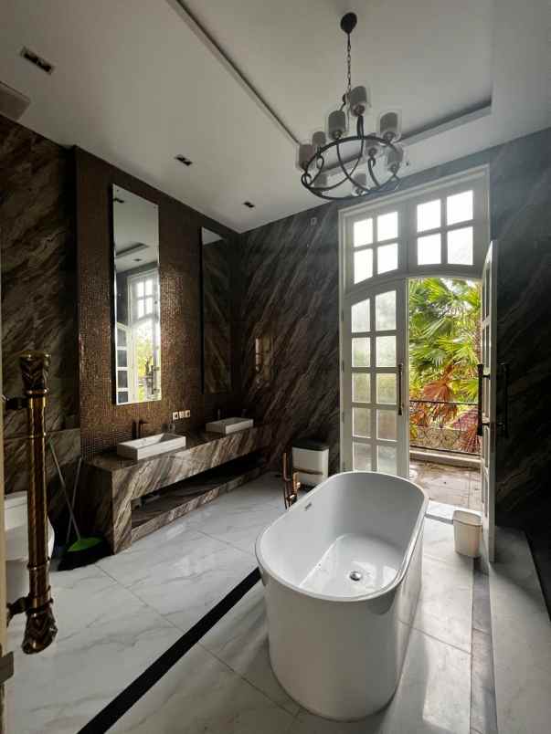 dijual villa jimbaran bali