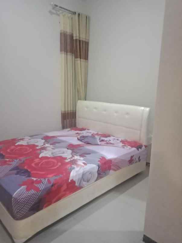 dijual villa jl abdulgani atas