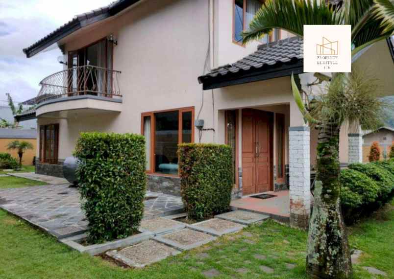 dijual villa jl lembanng