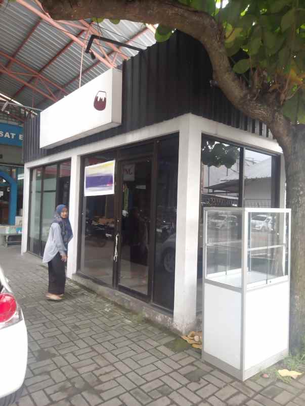 disewakan ruang usaha pinggir jln kaliurang km 8 5