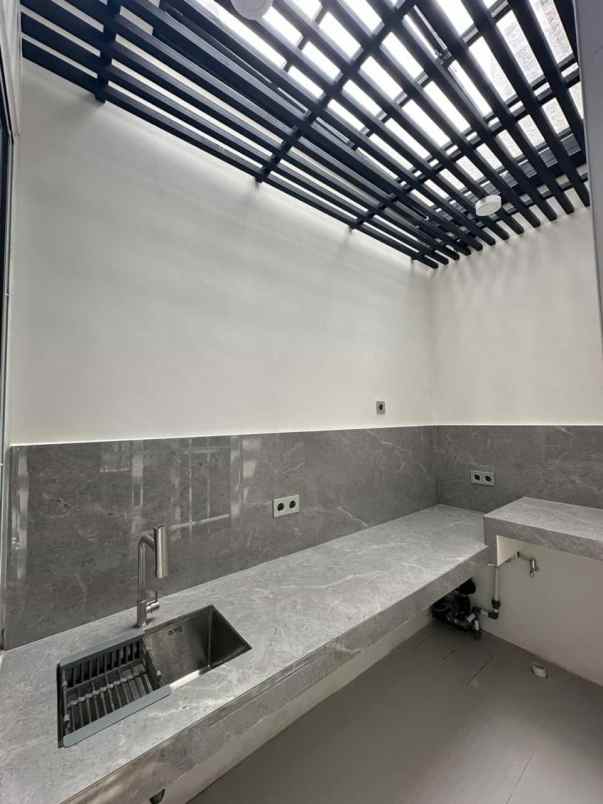 disewakan rumah baru gress wisata bukit mas
