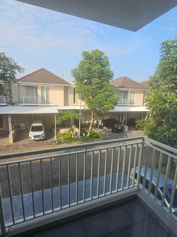 disewakan rumah citraland greenlake wiyung