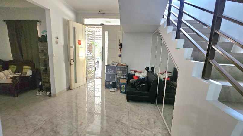 disewakan rumah cluster palm summarecon bekasi