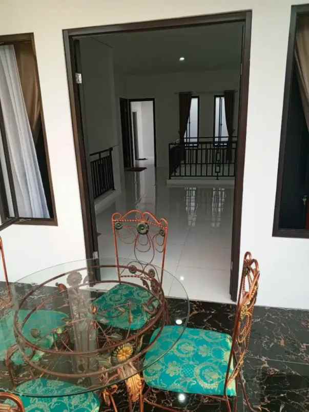 disewakan rumah kebayoran lama