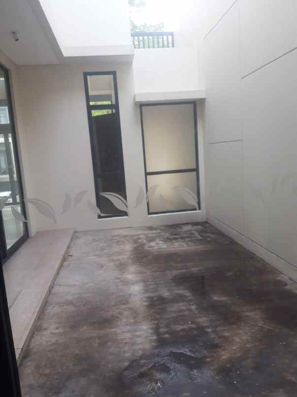 disewakan rumah nava park bsd