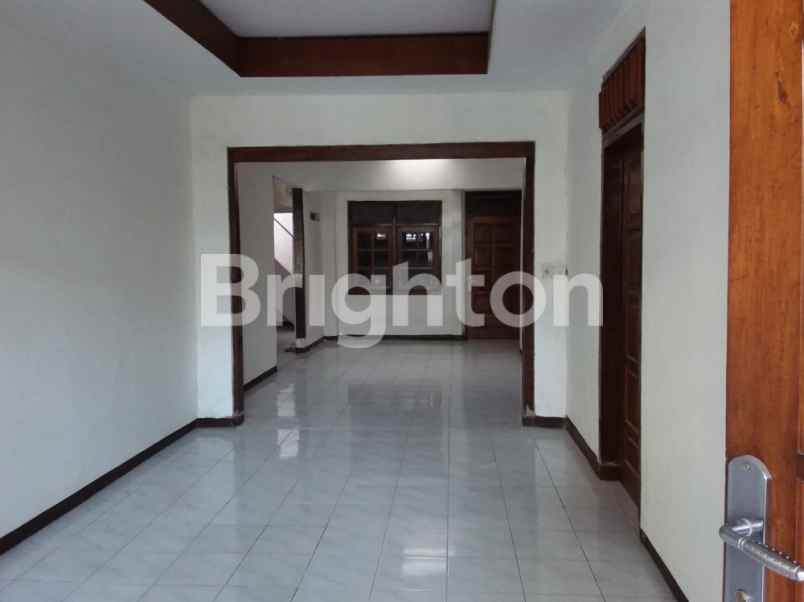 disewakan rumah nginden intan