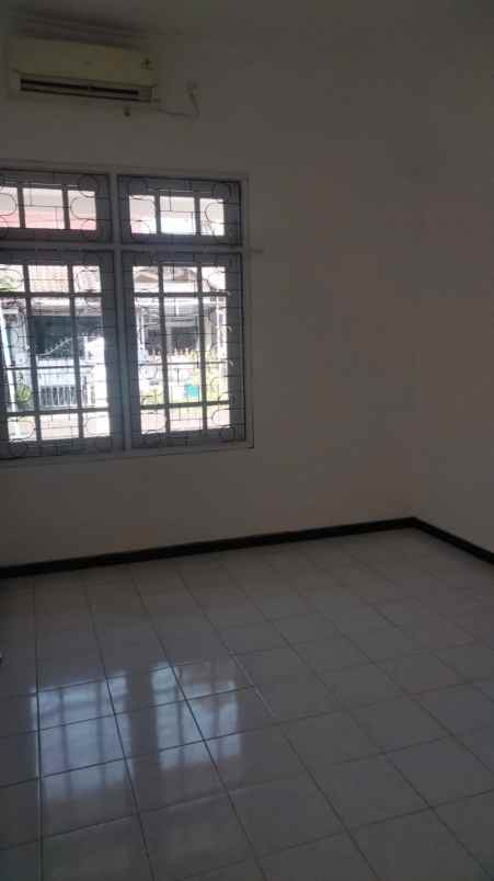 disewakan rumah rungkut mapan