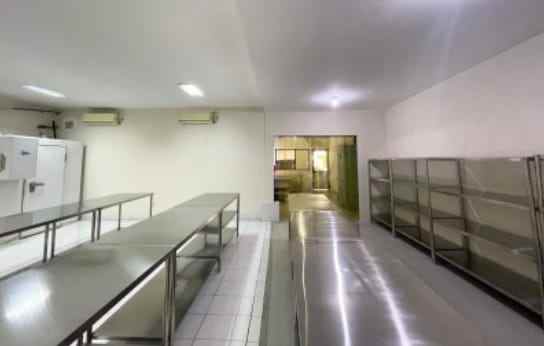 gedung pabrik strategis jalan besar