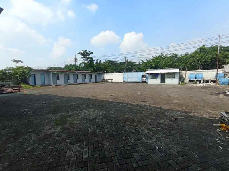 gudang raya margomulyo permai ada loading dock