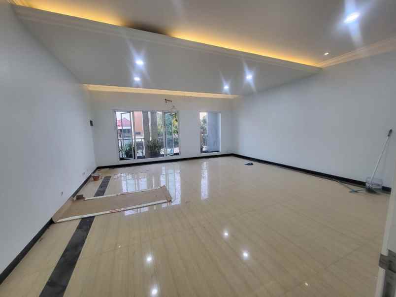 jual rumah mewah taman surya 5 kaliders jak bar