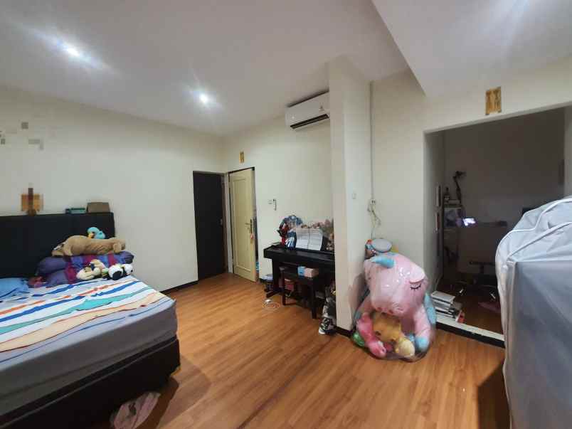 jual rumah semi furnished taman palem lestari jak bar