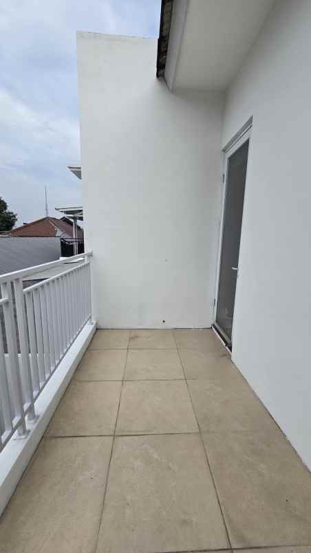 jual rumah siap huni lokasi strategis beji depok