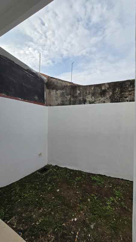 jual rumah siap huni lokasi strategis beji depok