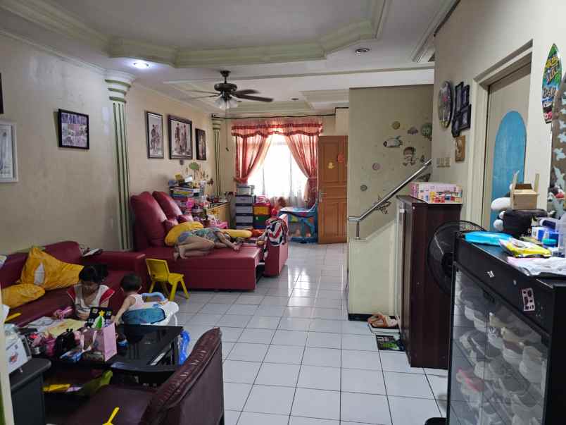 jual rumah sudah renov taman palem lestari jak bar