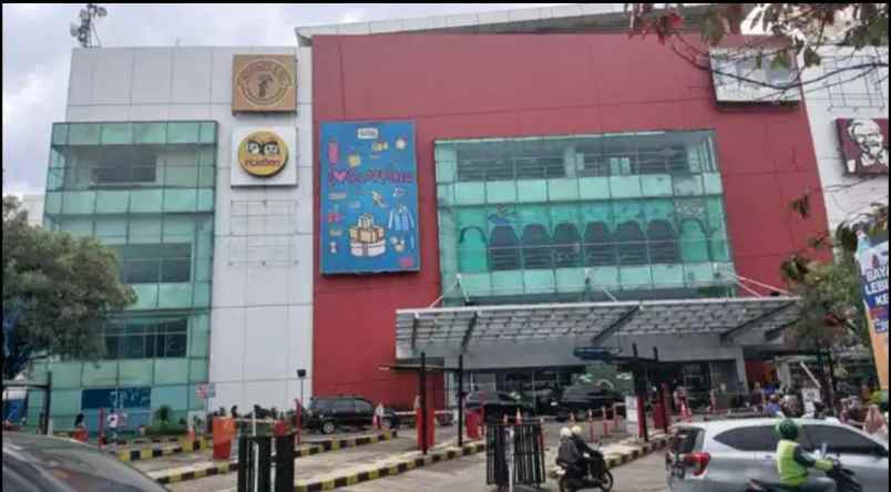 kios murah siap pakai dipintu masuk itc margonda depok