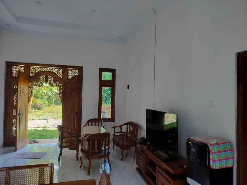 miliki rumah di pedesaan borobudur magelang