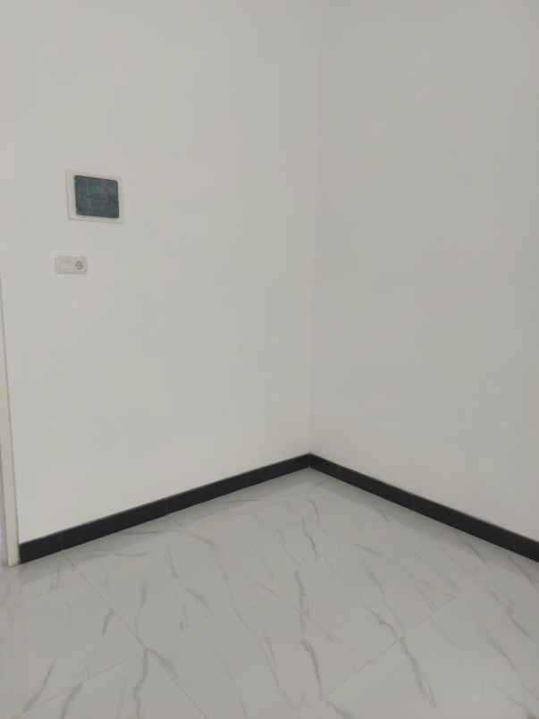 mulyosari utara row jalan 2 mobil longgar