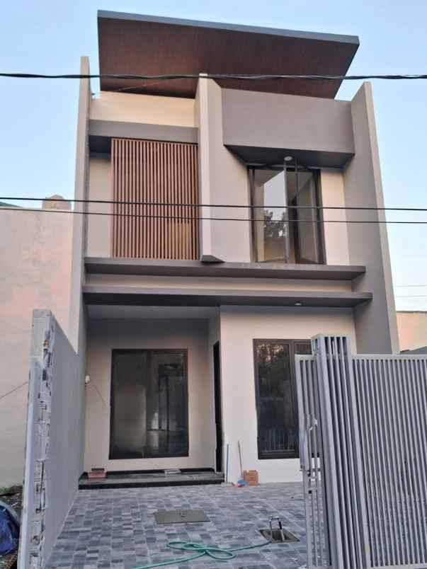 new 2 lantai manyar surabaya bagus hight quality