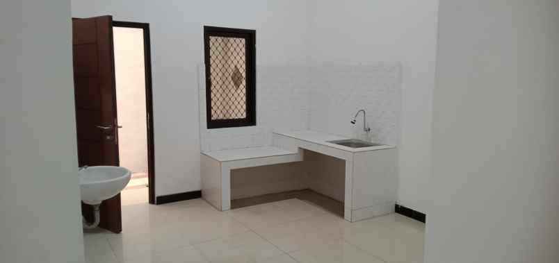 ready rumah siap huni di tenggilis mejoyo