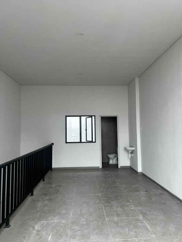 ruko grand eastern surabaya bangunan 3 lantai