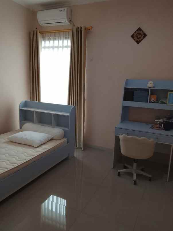 rumah 2 lantai jl golf barat arcamanik endah bandung