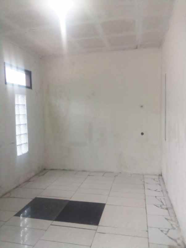 rumah 2 lantai lokasi lembang dekat sespim polri