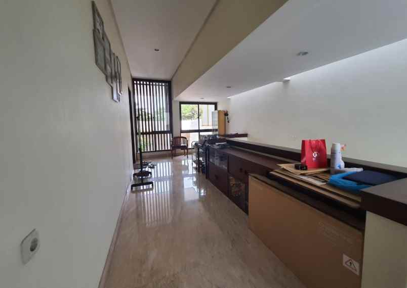 rumah bagus elegan hgb di graha natura surabaya