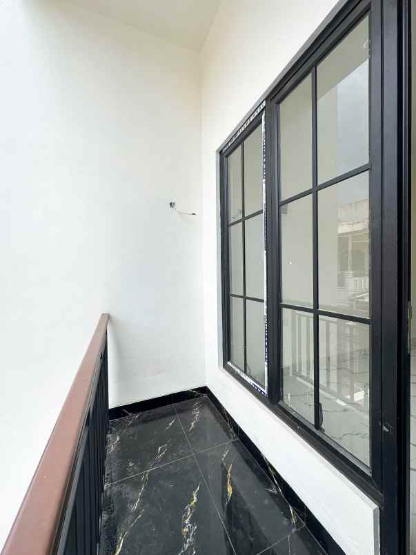 rumah baru 2 lantai di pasar minggu jakarta selata